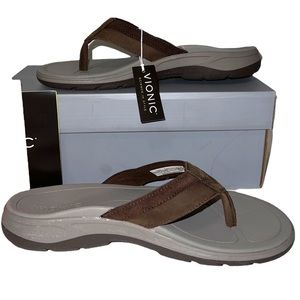 Vionic Canoe Dennis Brown Leather Sandals